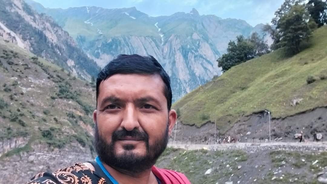 राहुल झा मुखिया मुरादपुर 